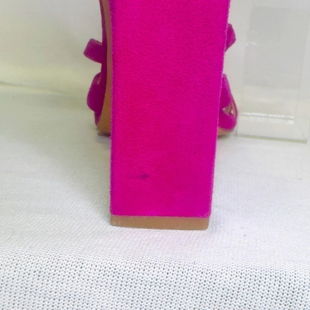 Vince Camuto Bunniva Strappy Suede Sandals Dragonfruit color Size 10M - Picture 6 of 13